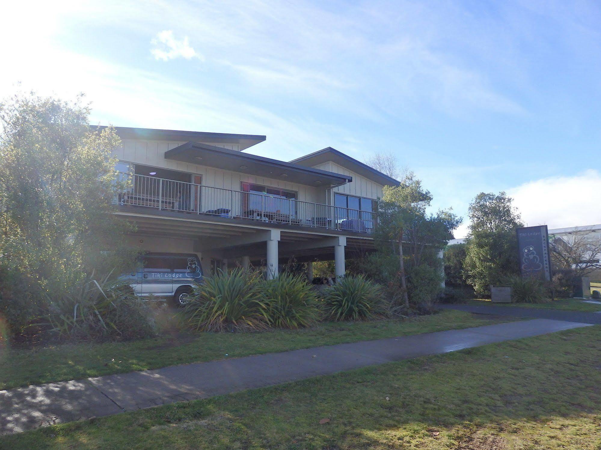 Tiki Lodge Backpackers Taupo Exterior foto